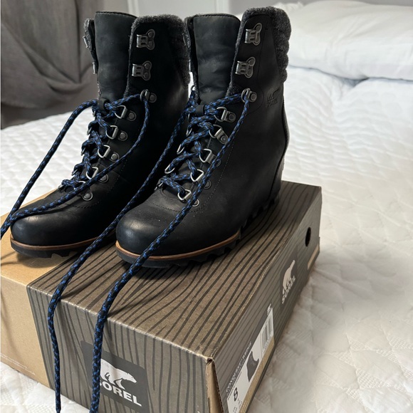 Sorel Boots - Picture 3 of 7